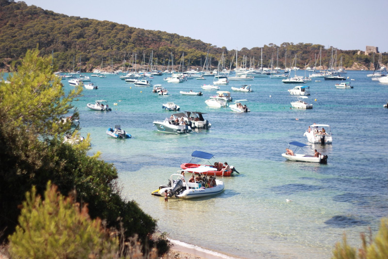 Human Pressures on Coastal Systems@Anne Cadoret